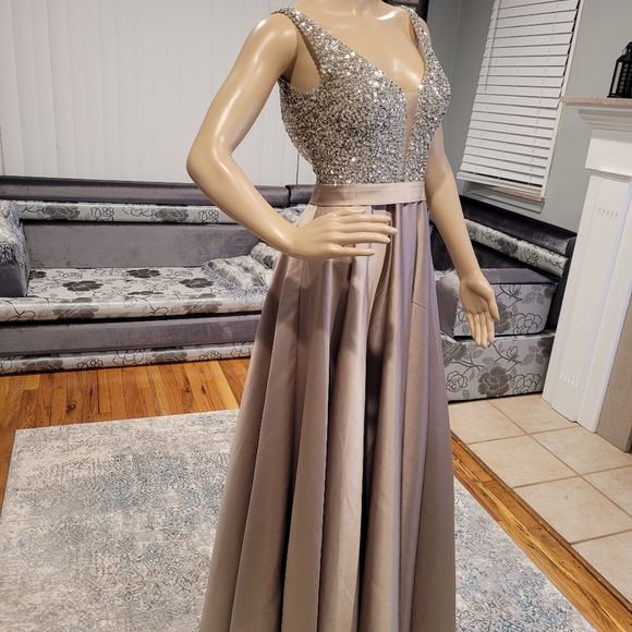 🤩Beautiful Prom dress - Picture 2 of 5